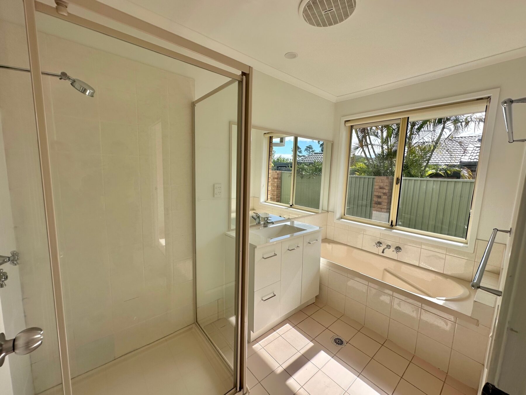 Rental: 49 Waterdown Drive, Elanora, QLD, 4221 photo-1
