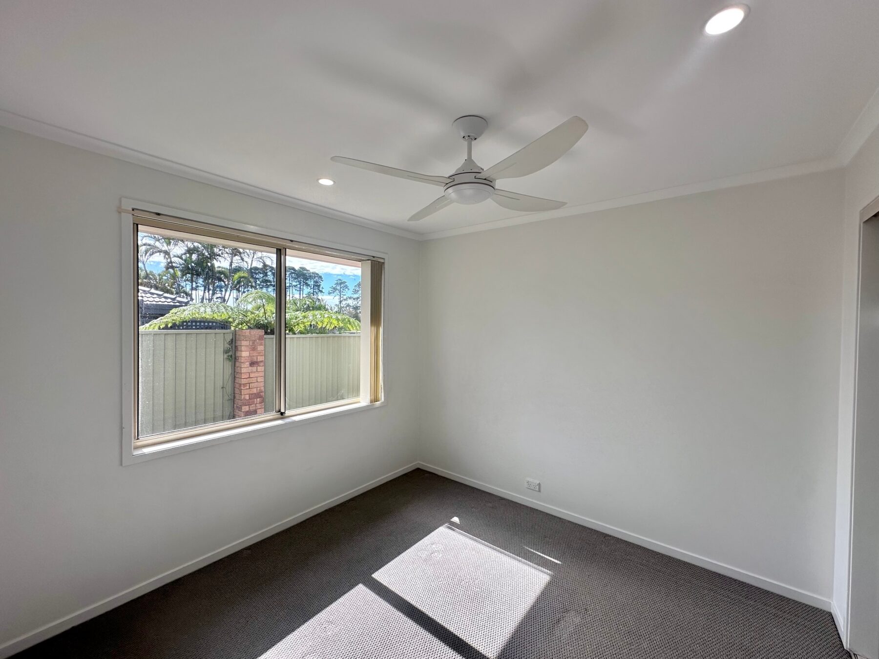 Rental: 49 Waterdown Drive, Elanora, QLD, 4221 photo-2
