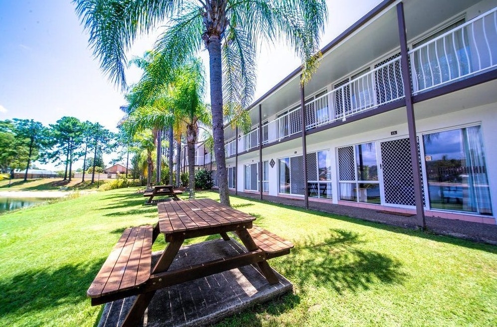 Rental: 8/12 Coolgardie Street, Elanora, QLD, 4221 photo-3
