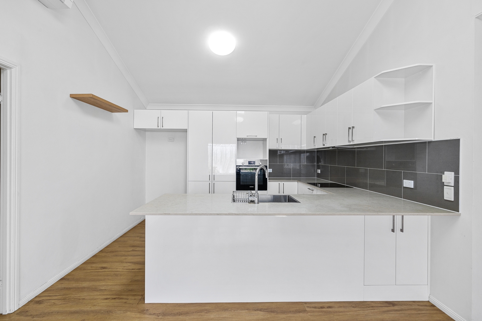 Rental: 2/11 Janal Place, Currumbin Waters, QLD, 4223 photo-9