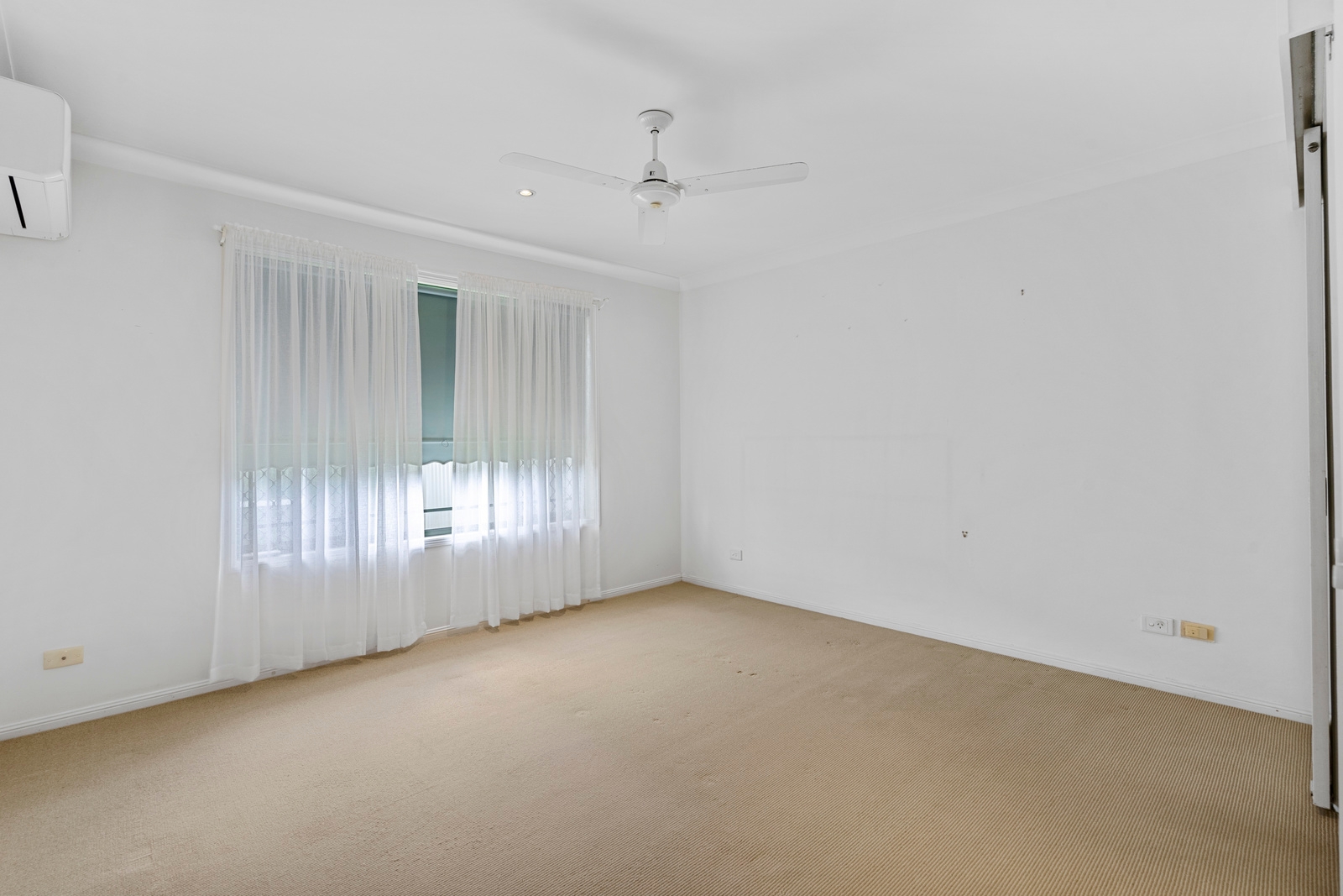 Rental: 2/11 Janal Place, Currumbin Waters, QLD, 4223 photo-7