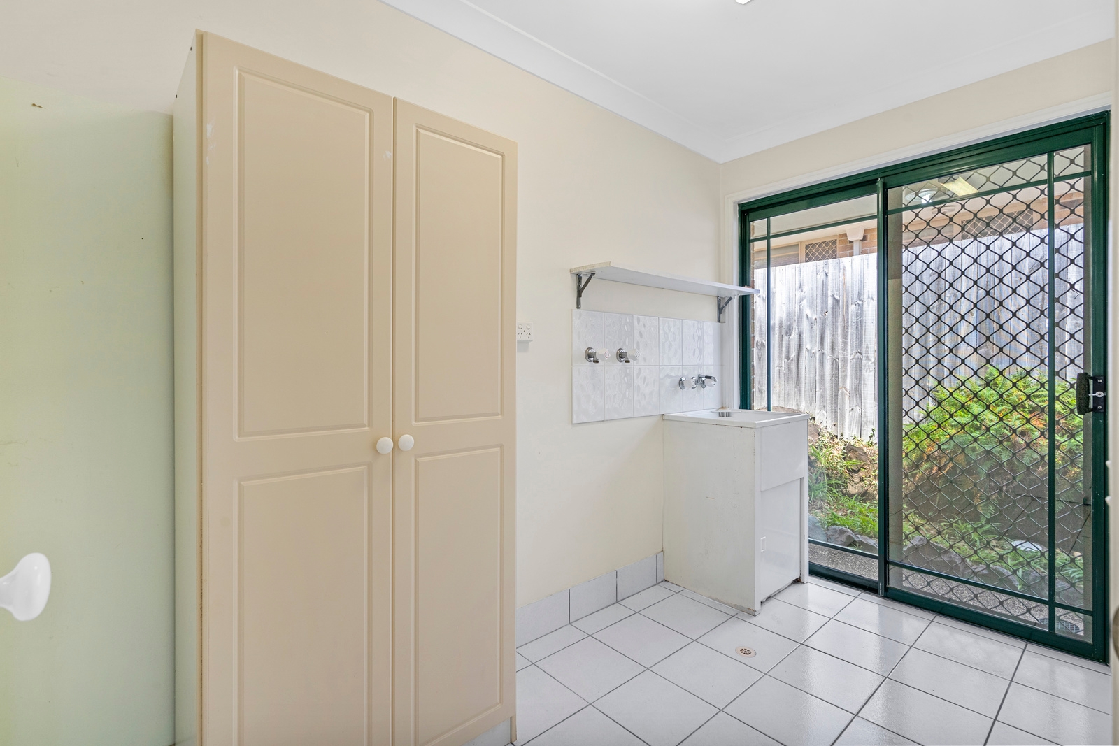 Rental: 2/11 Janal Place, Currumbin Waters, QLD, 4223 photo-4
